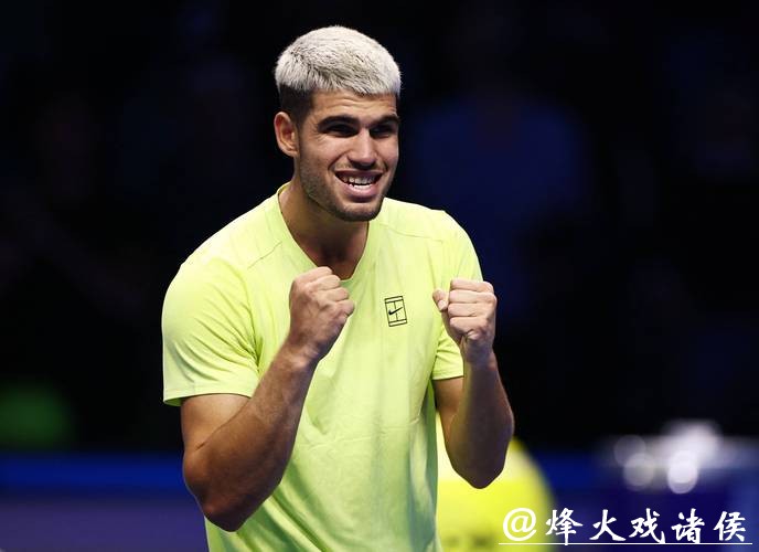 阿尔卡拉斯2-1逆转弗里茨 取得总决赛小组赛两连胜 阿尔卡拉斯2-1逆转弗里茨 取得总决赛小组赛两连胜