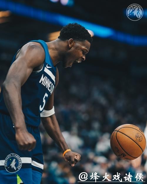 森林狼险胜快船终结4连败 魔术大胜篮网5连胜